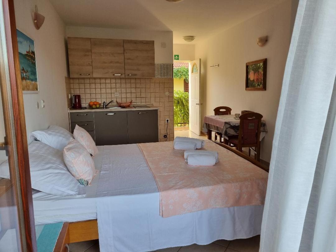 Villa Agava Vrboska Bagian luar foto